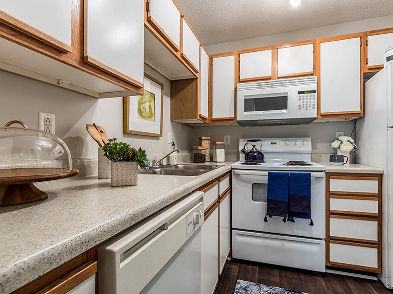 Kitchen | Willowbrook Apartments in Greenville, SC