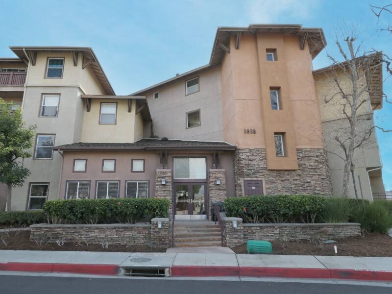 Apartment Exterior | Harmony Creek Apartments