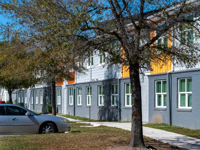 Apartment Exterior | Bridgeview Village in Charleston, SC