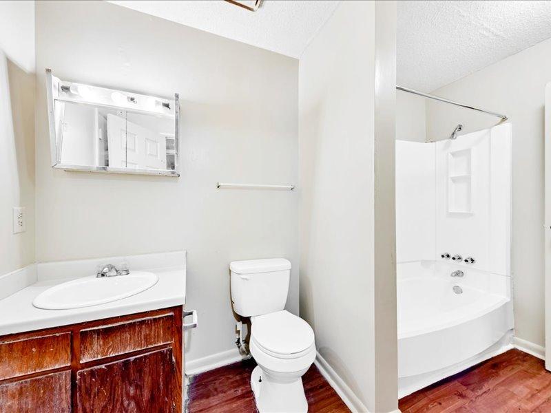 Bathroom | Shannon Park Apartments