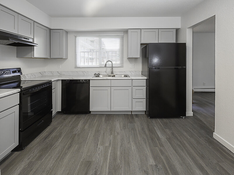 Fully Equipped Kitchen | White Mountain Apartments in Rock Springs, WY