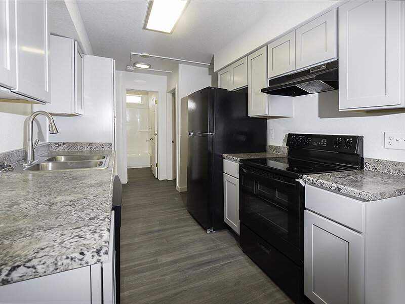 Kitchen | White Mountain Apartments in Rock Springs