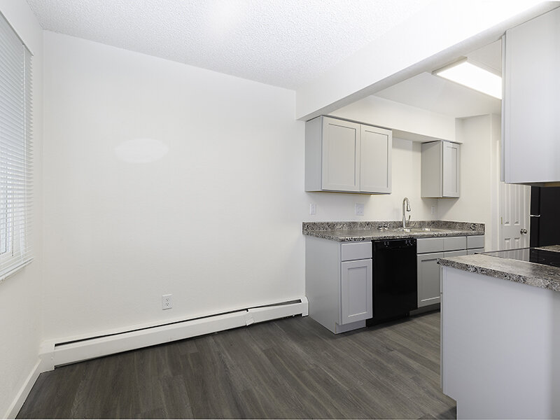 Dining Area & Kitchen | White Mountain Apartments in Rock Springs, WY