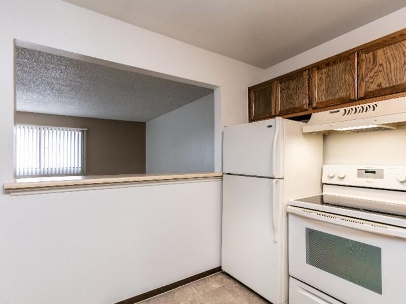 Kitchen Appliances | 1x1 - 608 | Foxhill Apartments in Casper, WY