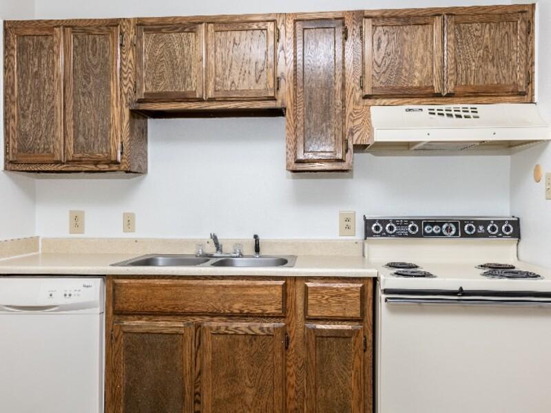 Fully Equipped Kitchen | Studio | Foxhill Apartments in Casper, WY