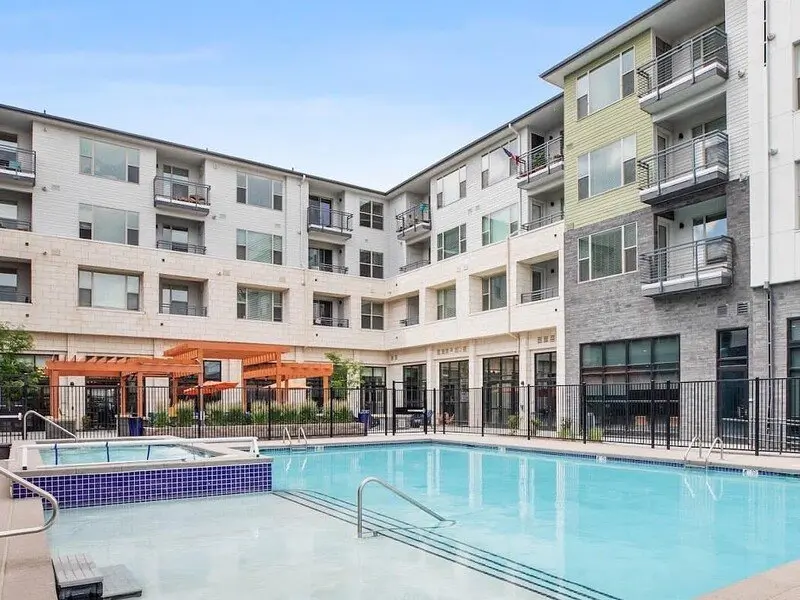 Pool | Solana Lakewood Apartments