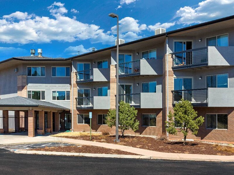 Mountain Manor Apartments in Colorado Springs