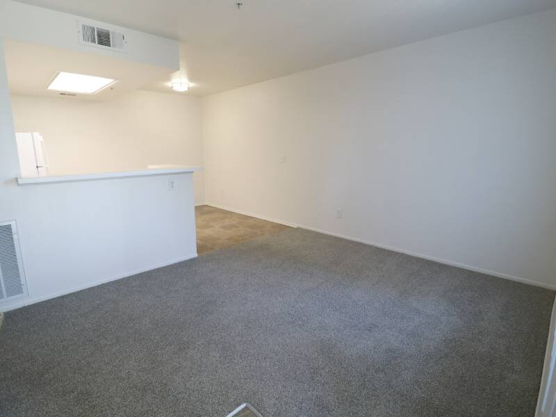 Front Room | Harmony Court Senior Living
