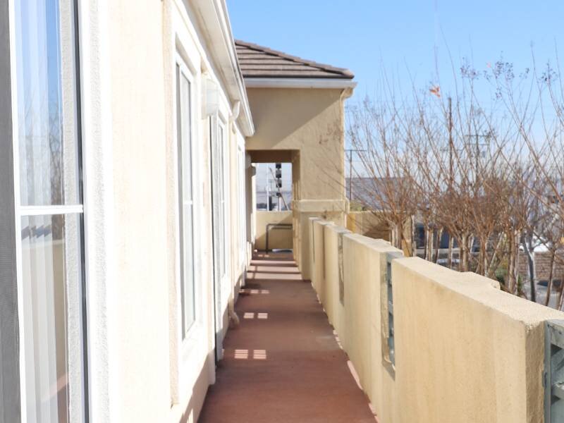 Walk Way | Harmony Court Senior Living