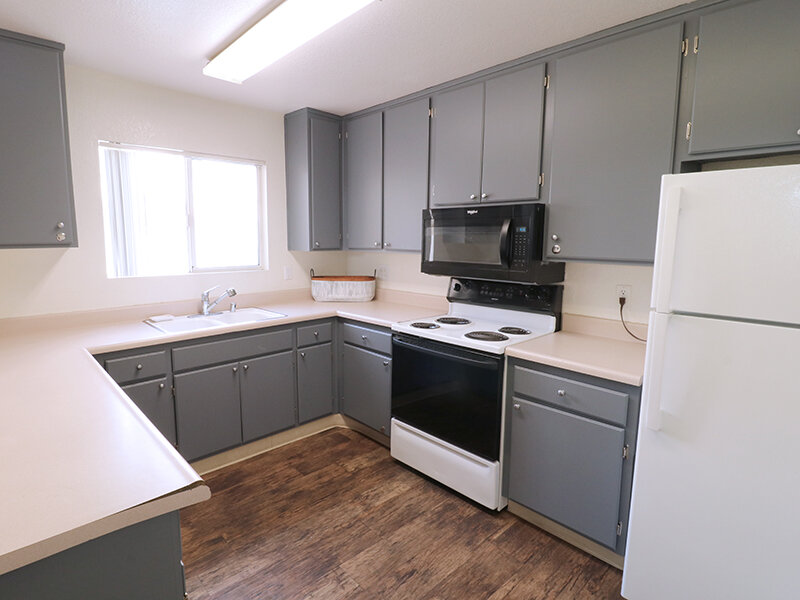 Spacious Kitchen | Valley Village