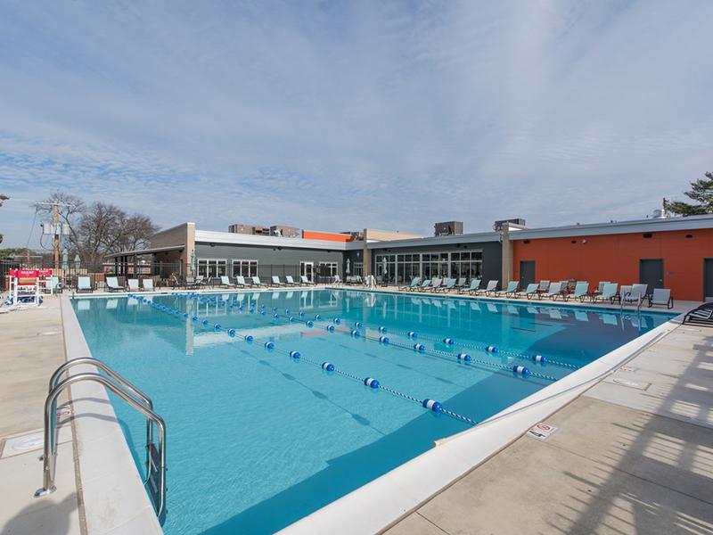 Swimming Pool Apartments in Washington
