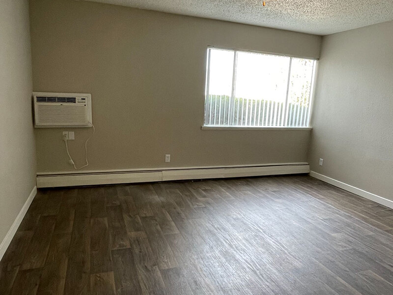 Large Room | Airlan Arms