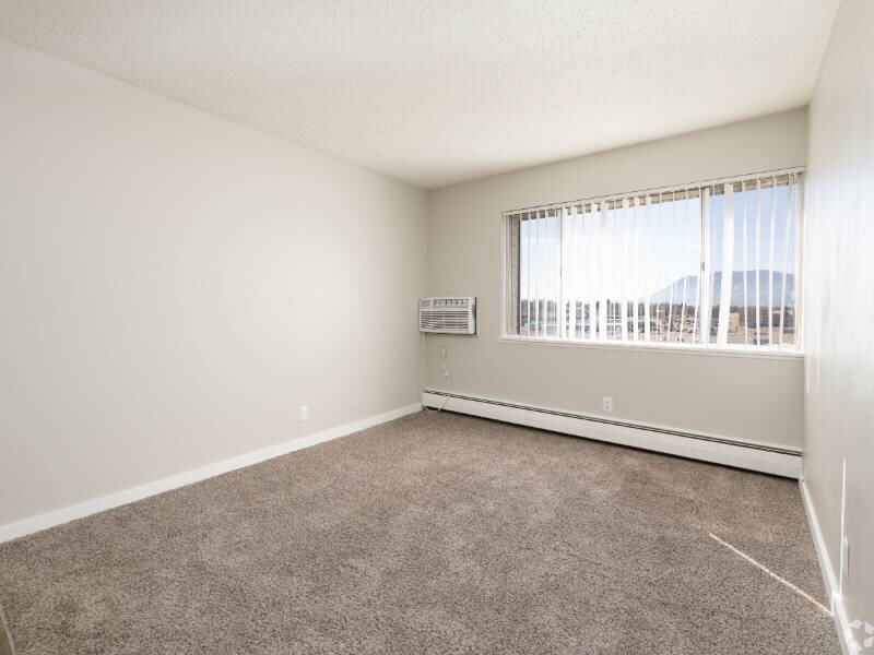 Front Room | Airlan Arms Apartments