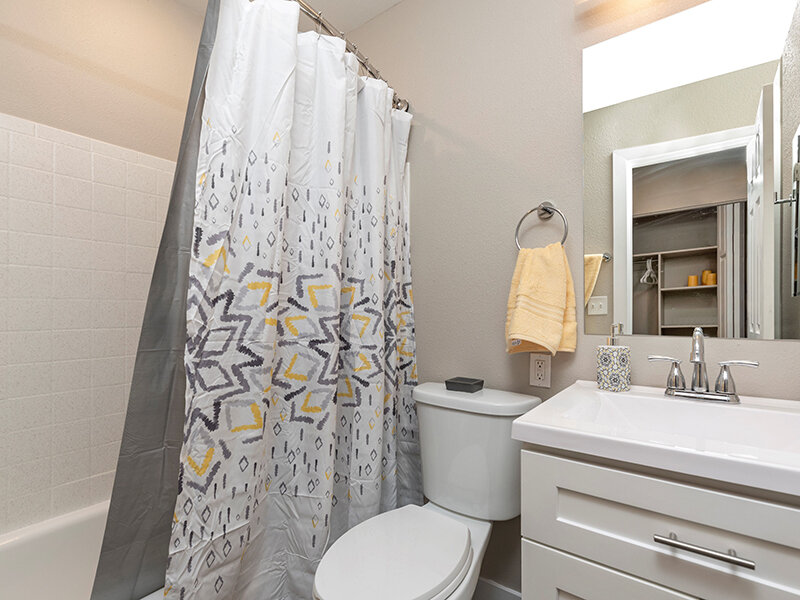 Bathroom | Chestnut Hills