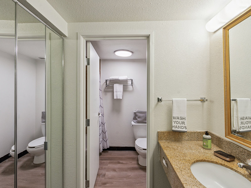 Bathroom | Vivo Living Omaha