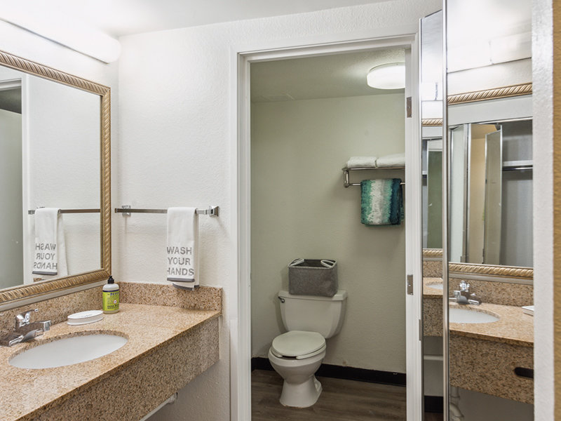Apartment Bathroom | Vivo Living Omaha