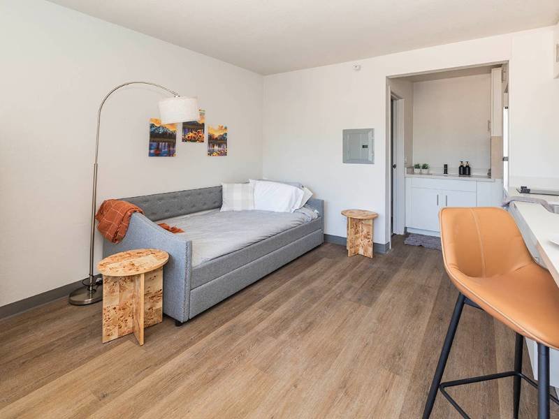 Front Room | Oslo on 6th