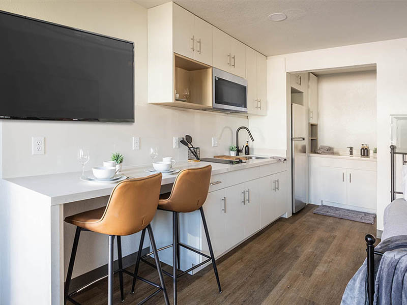 Kitchen | Oslo on 6th Apartments