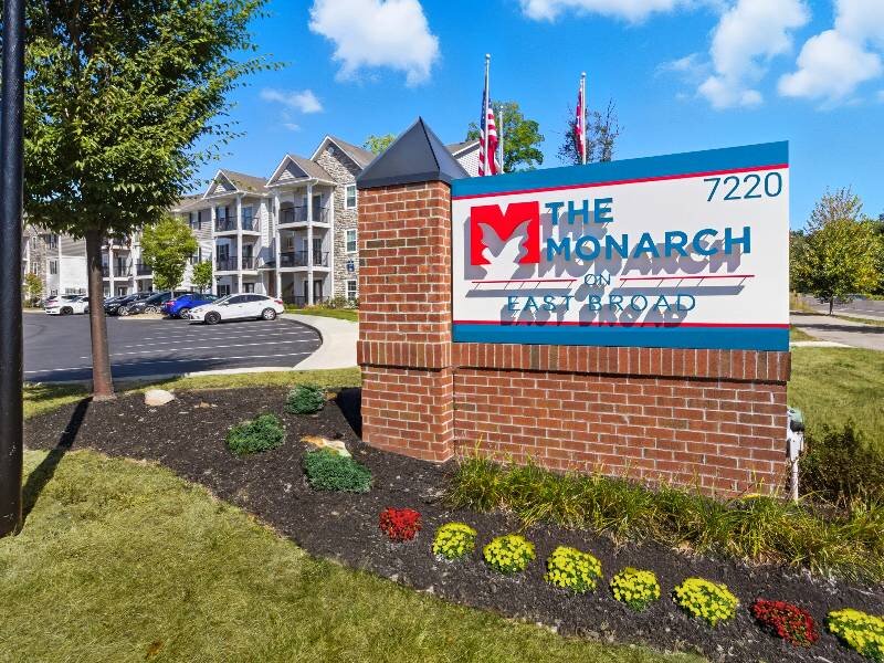 Monument Sign | The Monarch on East Broad Apartments