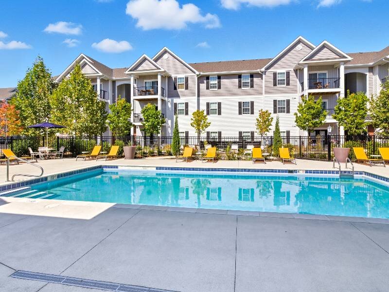 Swimming Pool | The Monarch on East Broad Apartments