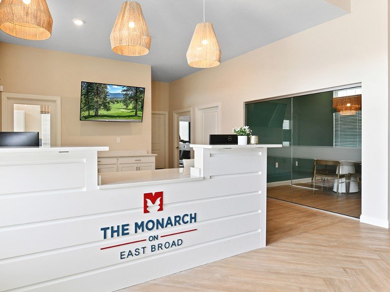 Leasing Office | The Monarch on East Broad