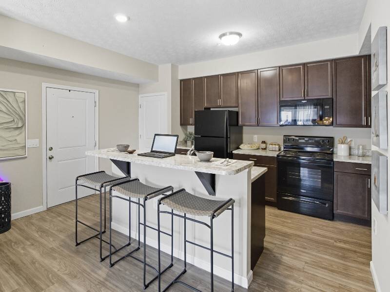 Kitchen Island | The Monarch on East Broad Apartments