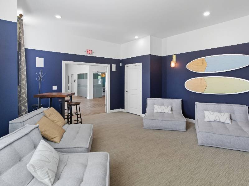 Clubhouse Lounge | The Monarch on East Broad Apartments