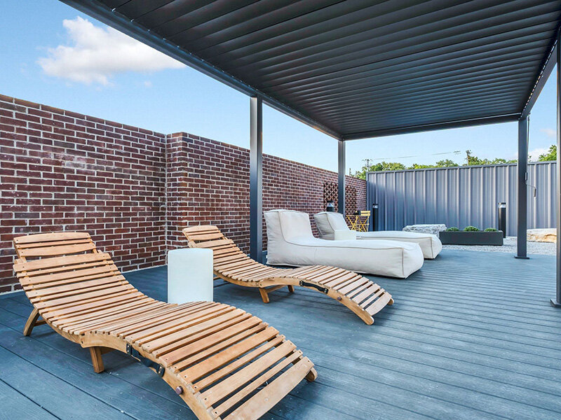 Outdoor Seating | The Oslo Apartments