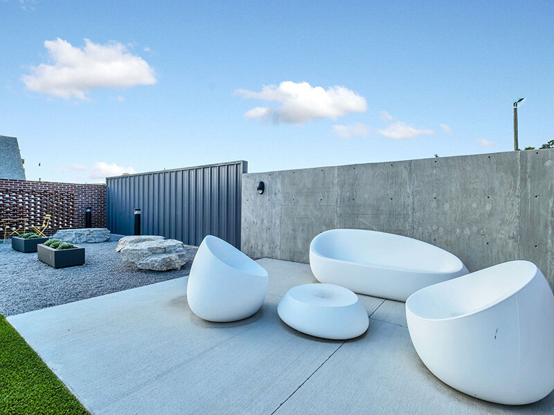 Outdoor Lounge | The Oslo Apartments