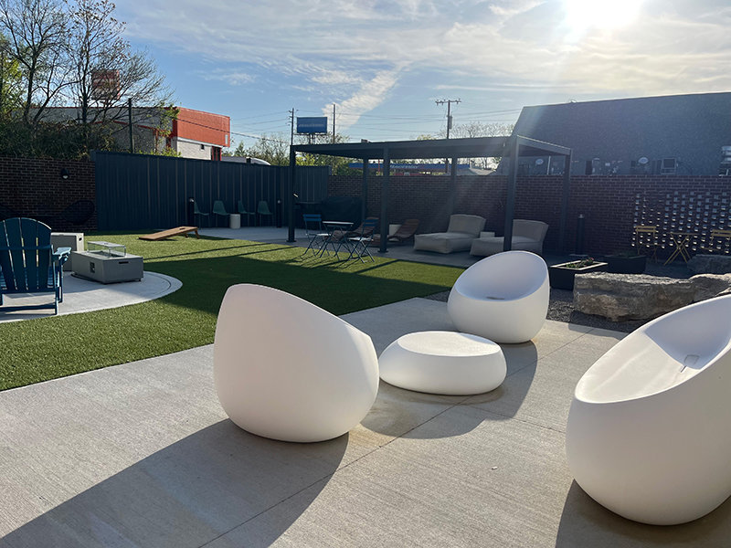Exterior Seating | Oslo Apartments