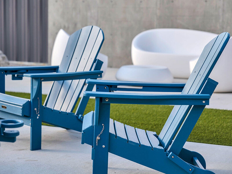 Outdoor Resident Lounge | The Oslo Apartments