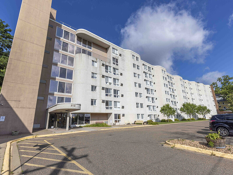 Parking | Rivertown Commons