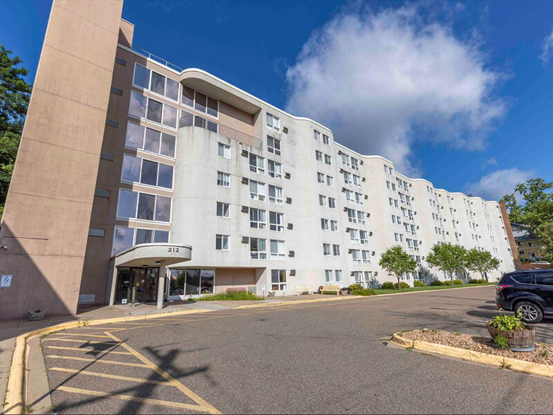 Exterior Apartment Building | Rivertown Commons