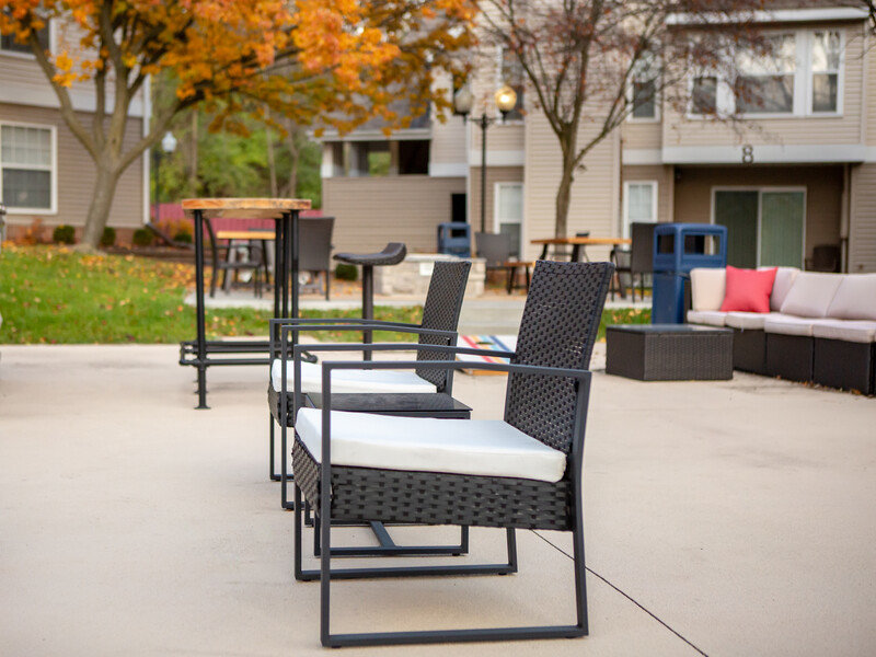 Outdoor Seating | Vivo Living South Bend Apartments