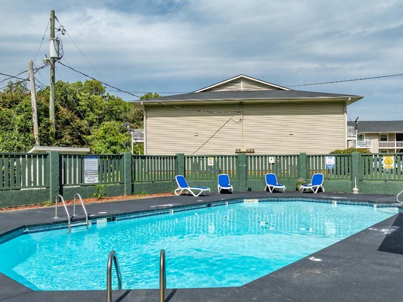 Swimming Pool | Holiday Cove in Forsyth, GA