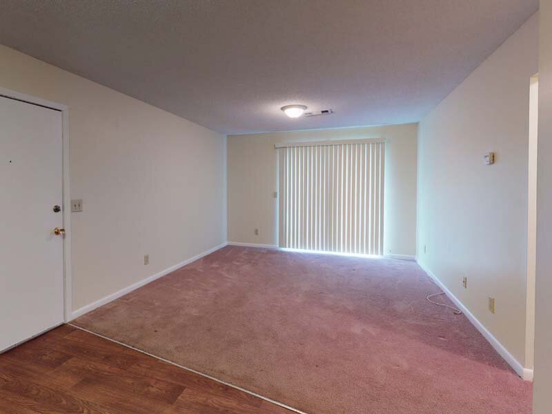 Living Room | Holiday Cove in Forsyth, GA