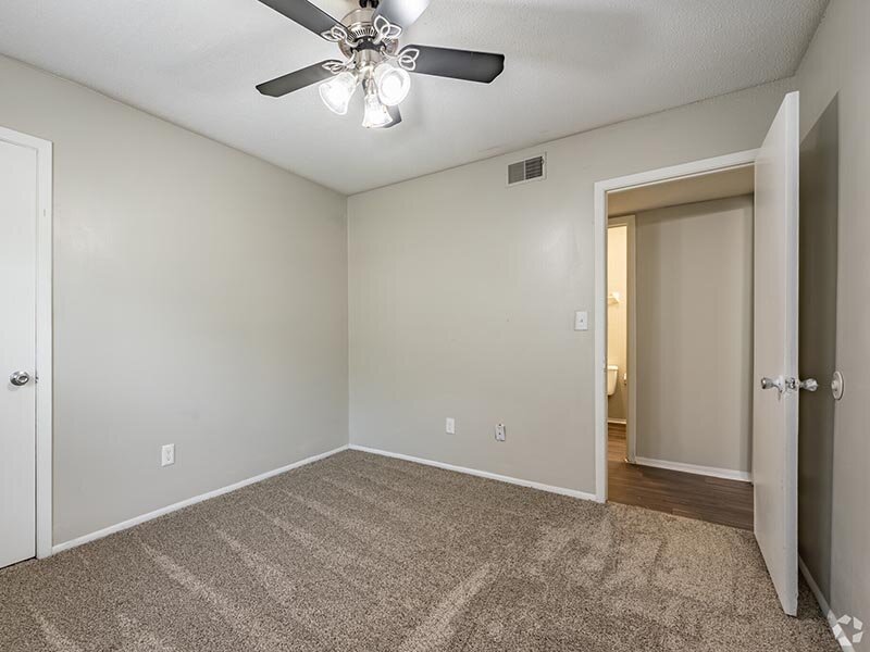 Spacious Bedroom | Timber Pointe
