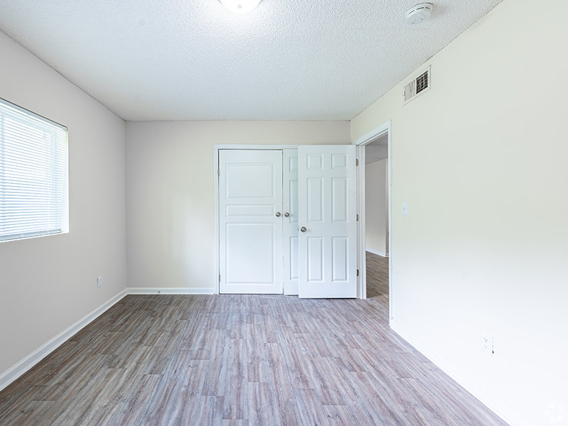 Bedroom | The Regency Apartments