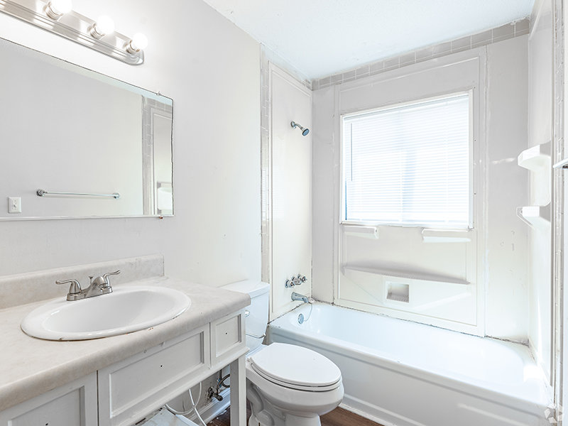 Bathroom | The Regency Apartments