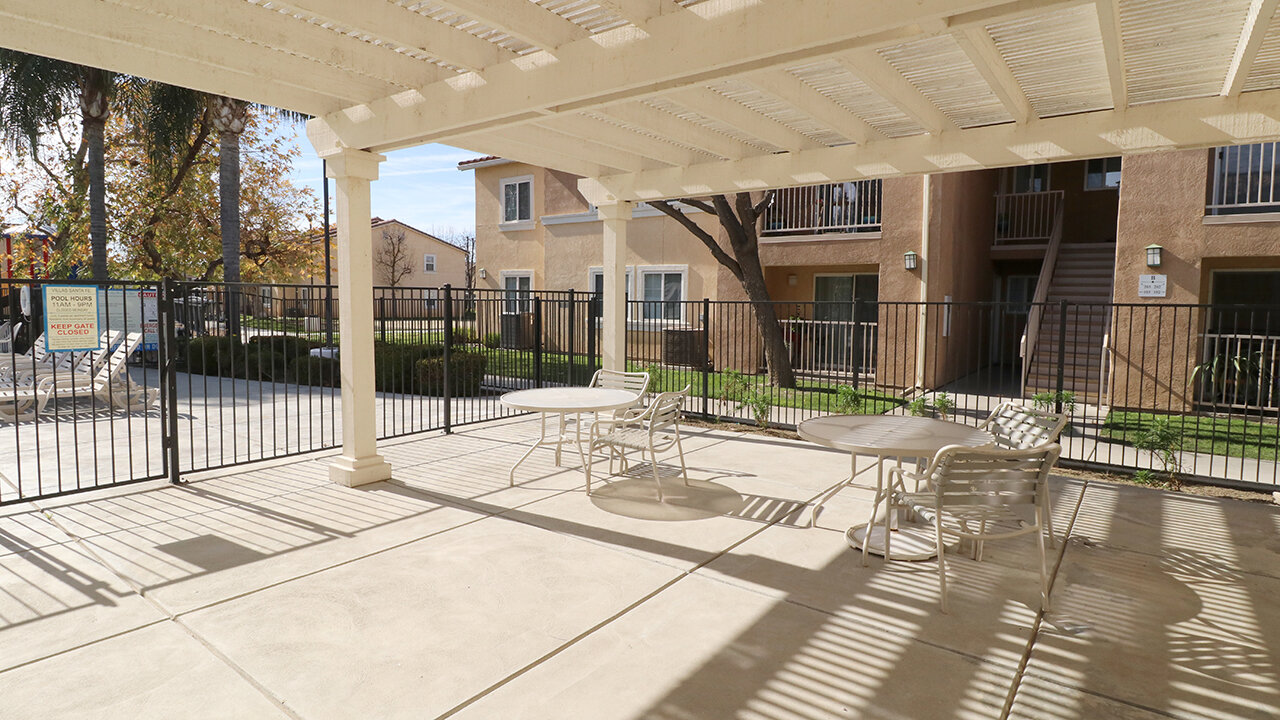 Villas Santa Fe Apartments Neighborhood