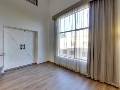 Large Windows | Sunrise Station in Rancho Cordova
