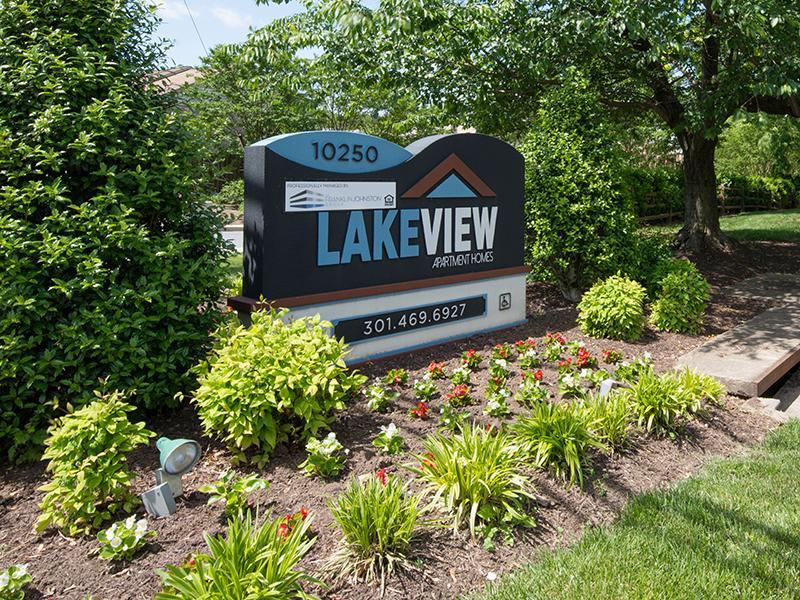 Sign | Lakeview Apartments