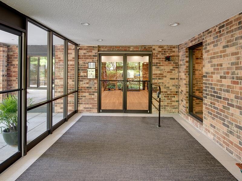 Entryway | Lakeview Apartments