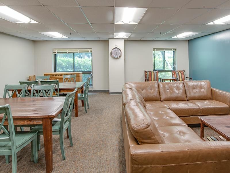 Room | Lakeview Apartments