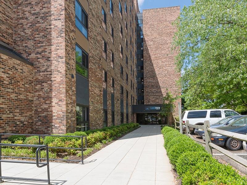 Exterior | Lakeview Apartments