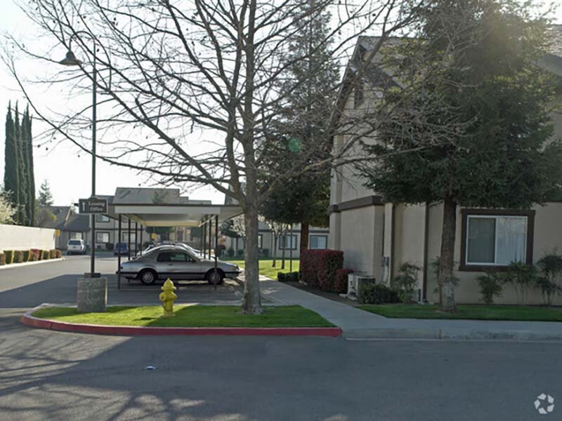 Apartment Exterior | The Village at Madera