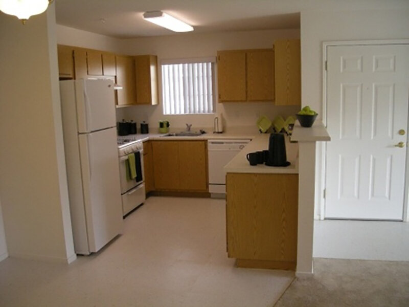 Kitchen | Sunny View Apartments