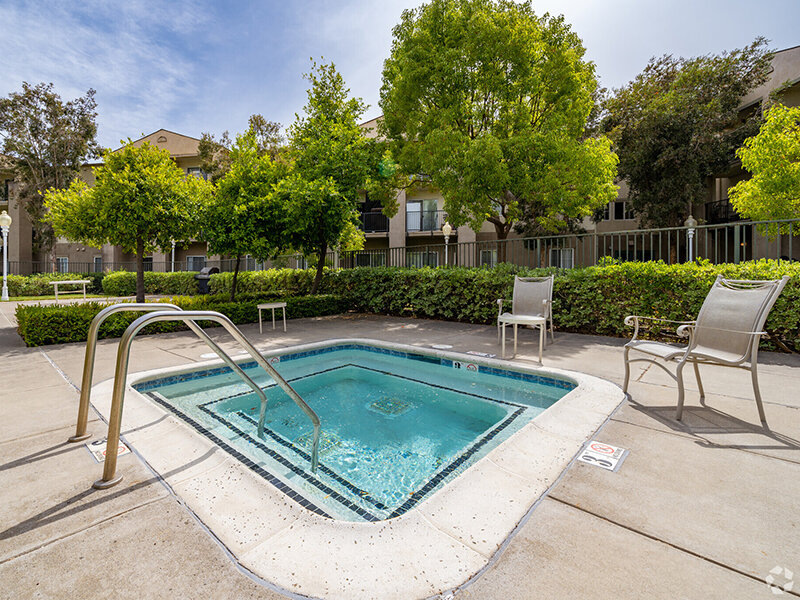 Hot Tub | Bay View Vista Senior Living