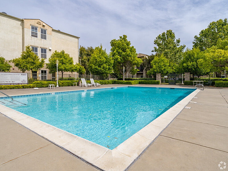 Swimming Pool | Bay View Vista Senior Living