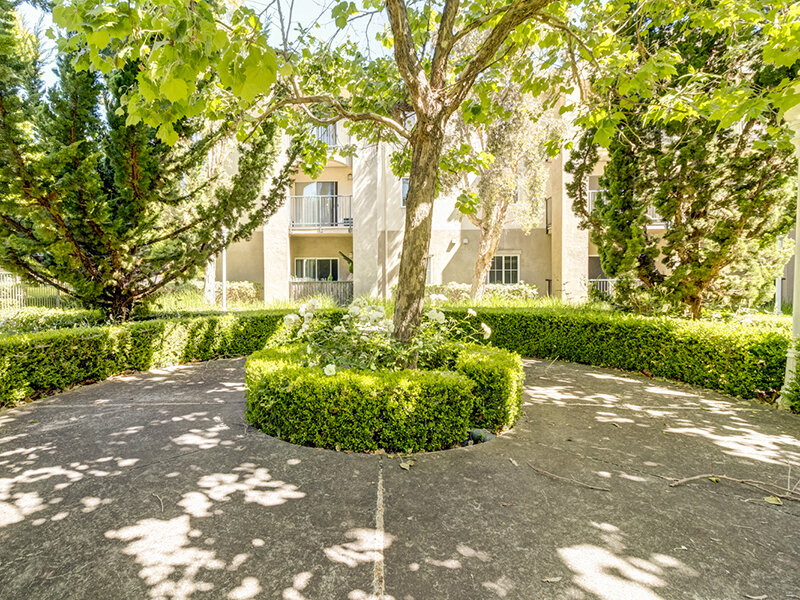 Apartment Exterior | Bay View Vista Senior Living Apartments